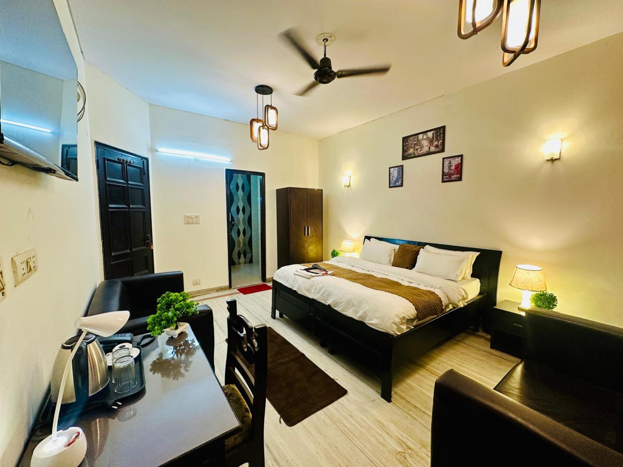Hotel The White Scent-Near Noida Sector 18 Metro Exterior foto